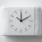 top-view-sanitary-towel-with-clock